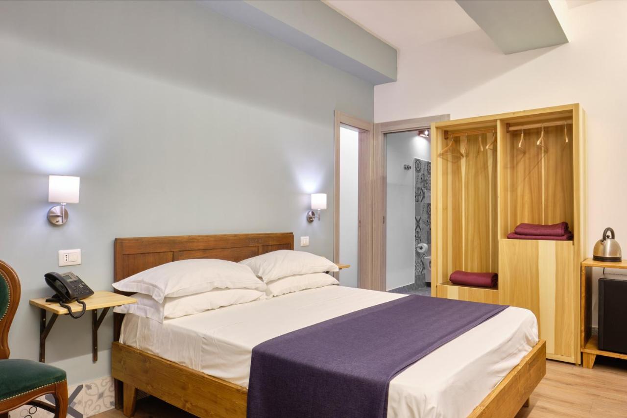 La Via del Porto Charme Rooms - 2