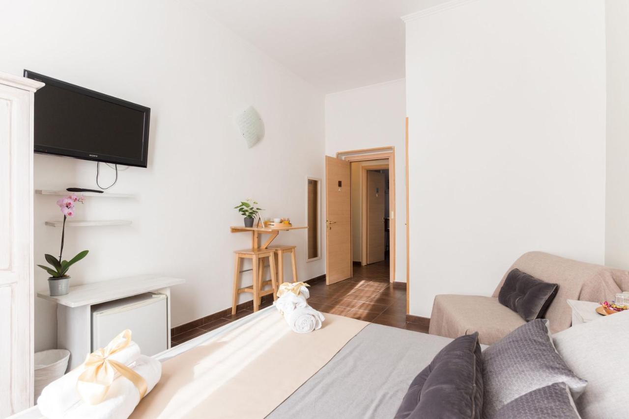 Photo - Domus Victoria Guest House