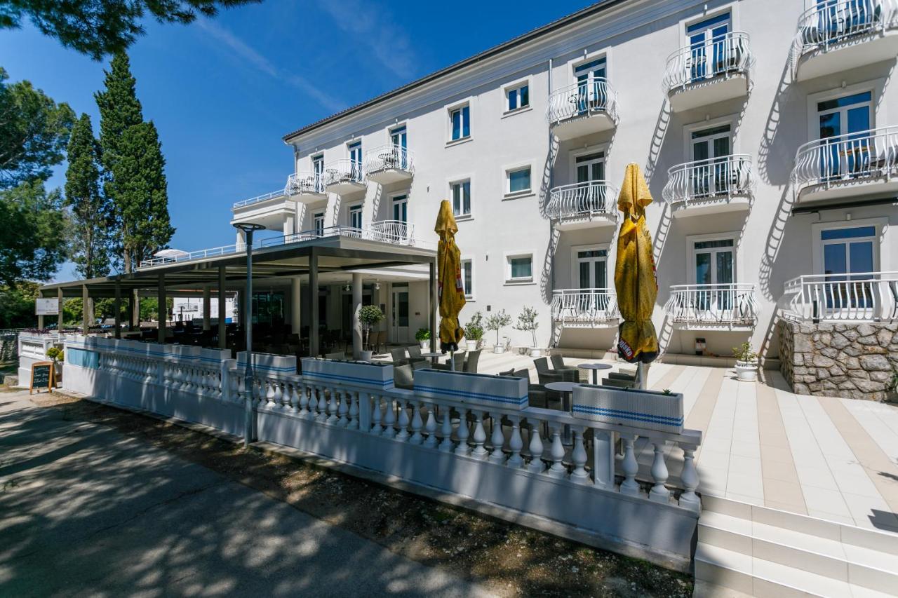 Hotel Bor