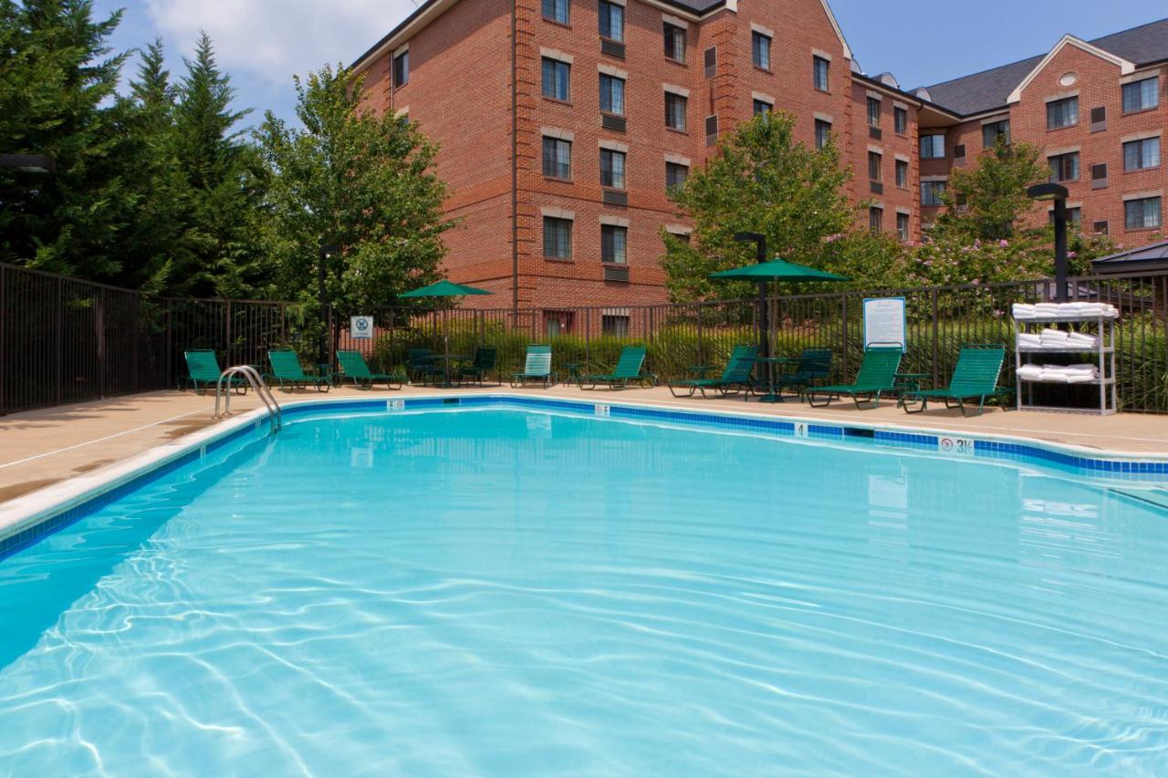 Staybridge Suites Tysons - McLean By IHG photo 2