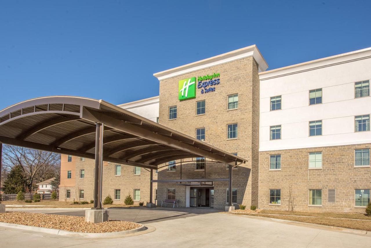 Holiday Inn Express & Suites Shawnee-Kansas City West By IHG