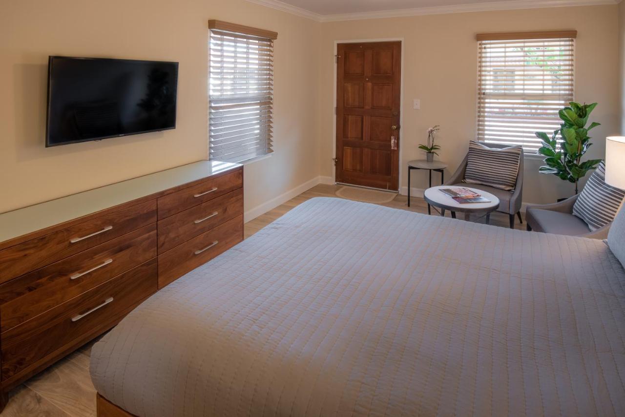 Harbor House Inn photo 3