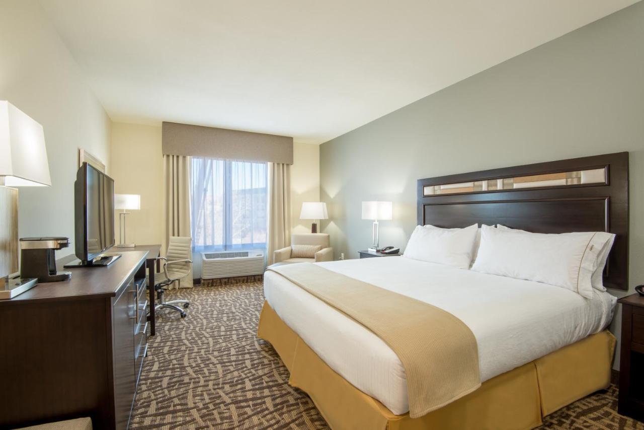 Holiday Inn Express & Suites Denver South - Castle Rock By IHG photo 2