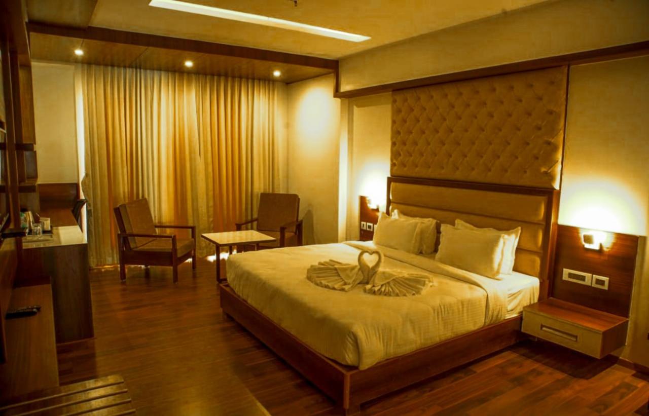 Hotel Preethi International photo 3