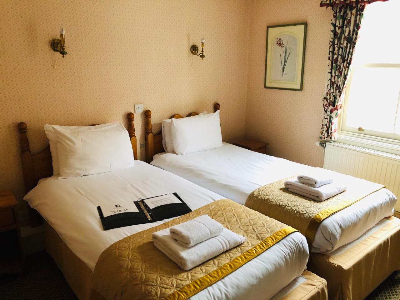 Brook Red Lion Hotel photo 2