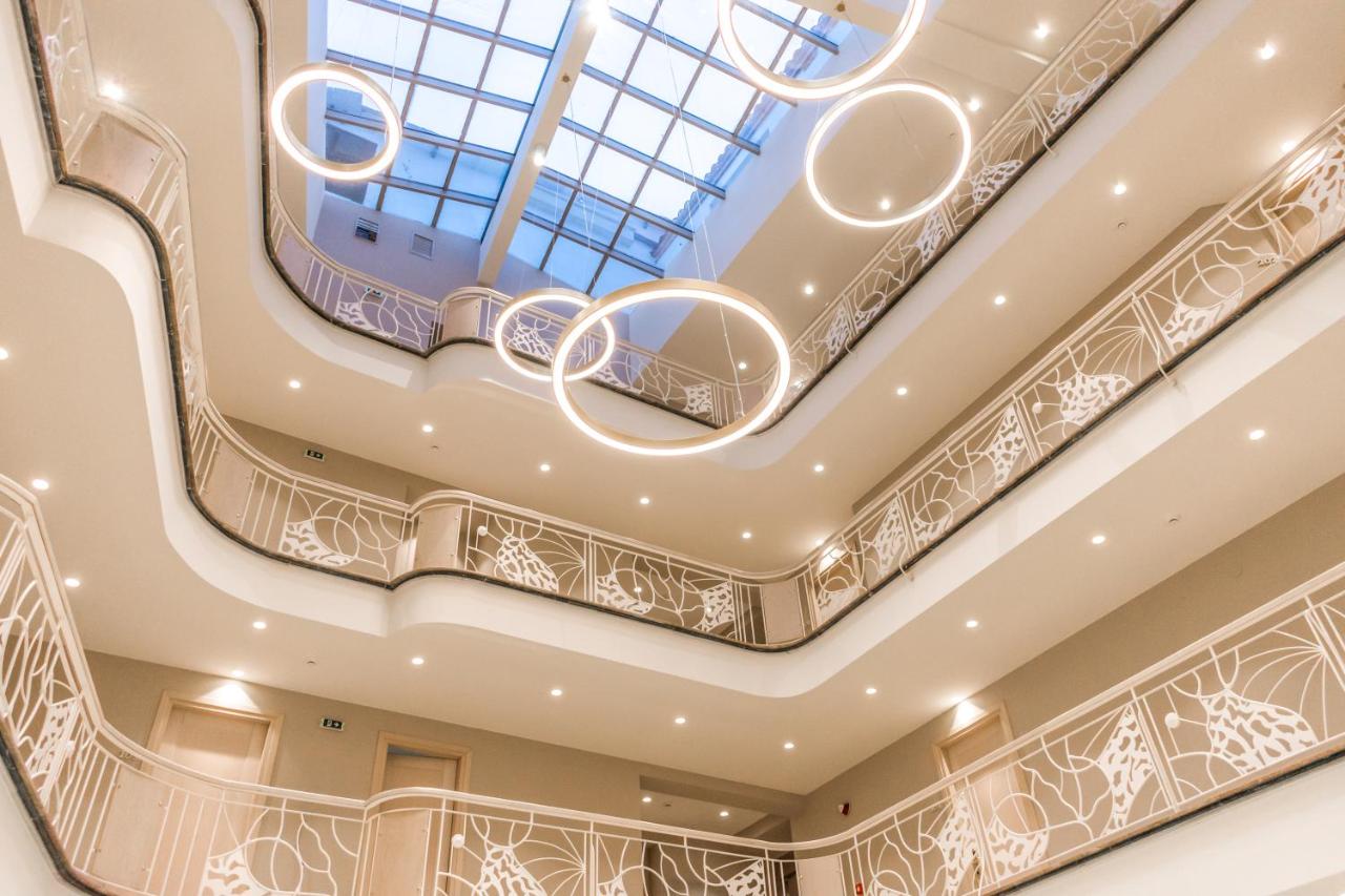 Emerald suites