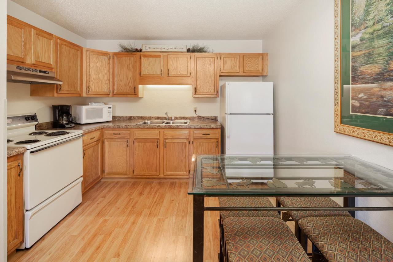 Black Hills Luxury Suites photo 4