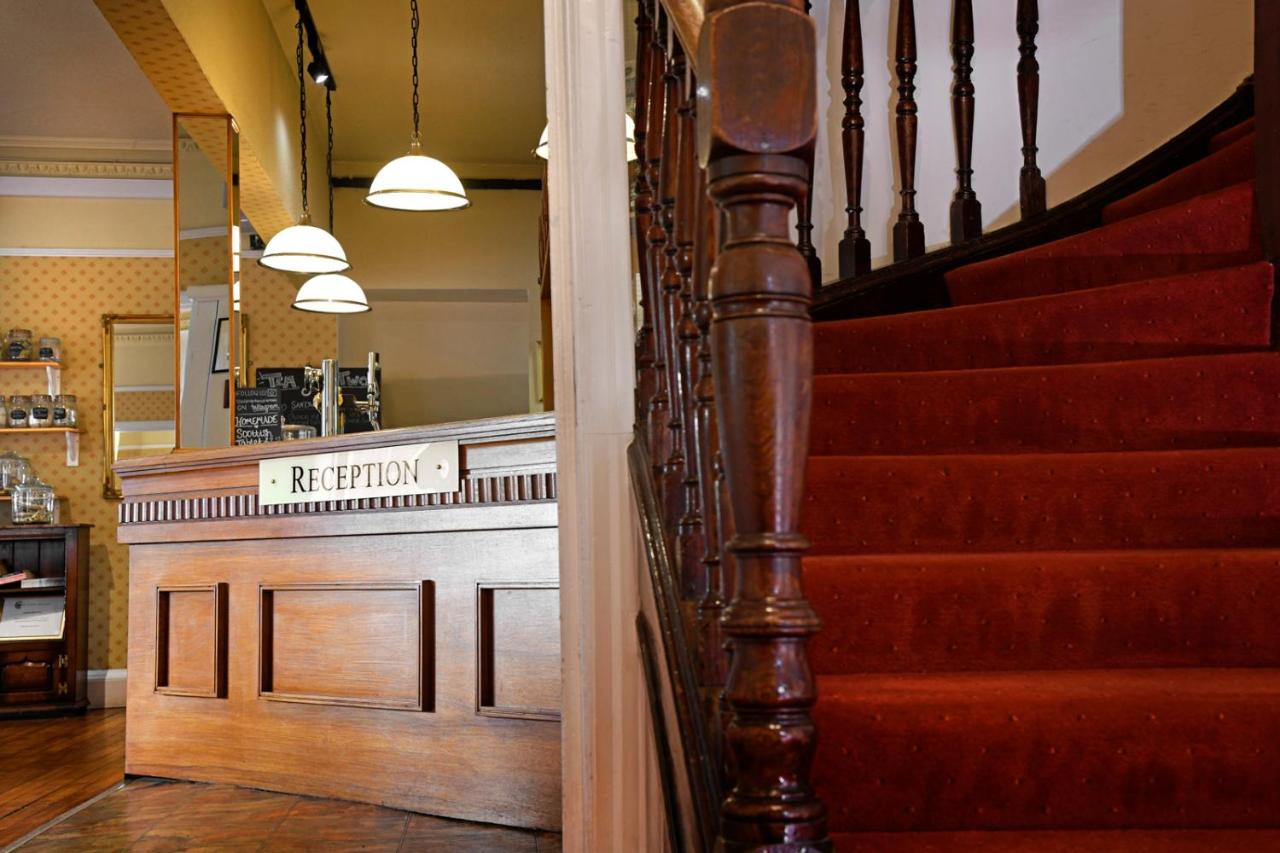 Corner House Hotel - 2