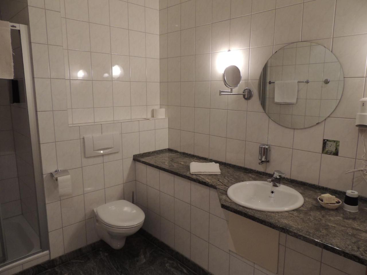 Hotel-Restaurant Zum Onkel Jonathan photo 3