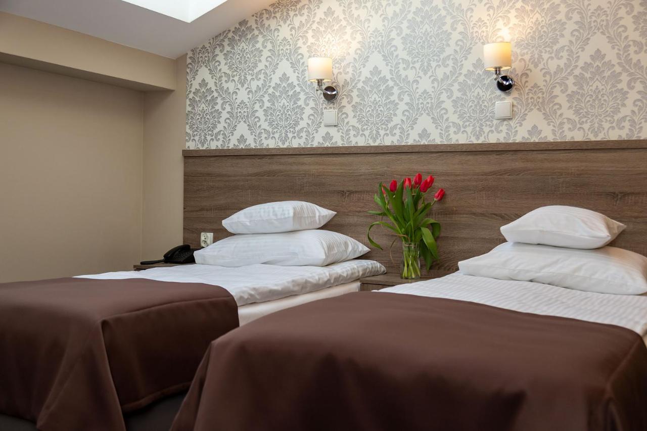 Hotel Maximum photo 2