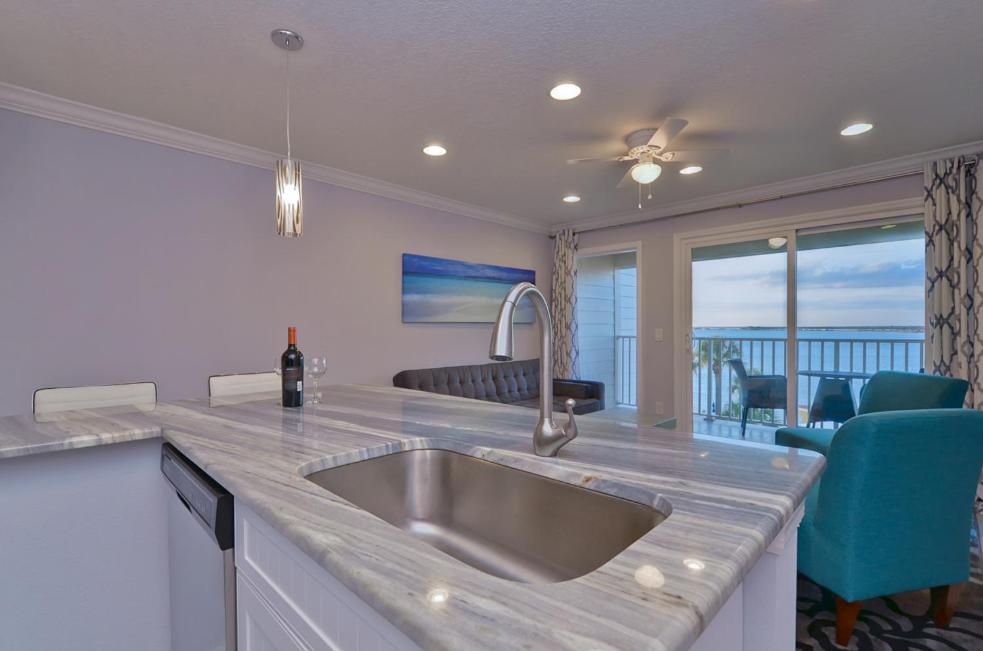 Waterfront view, Heated Pool, Private Balcony - 4
