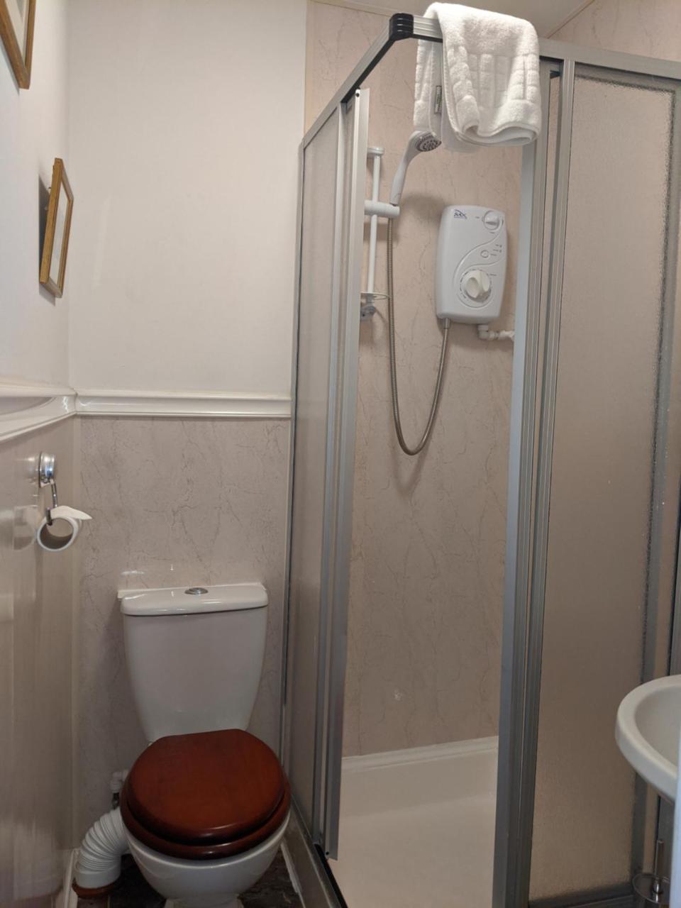 The New Guilderoy Hotel photo 2