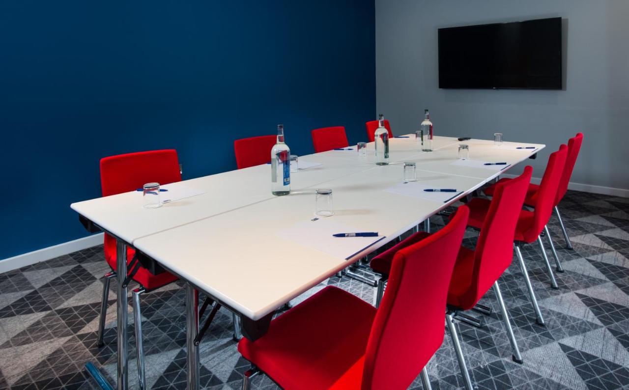 Holiday Inn Express Portsmouth - North By IHG photo 2