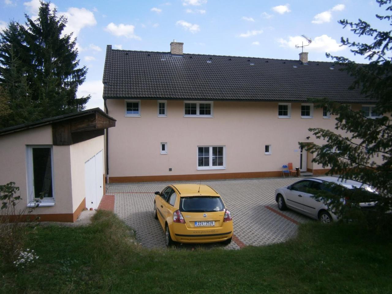 Hotel 66