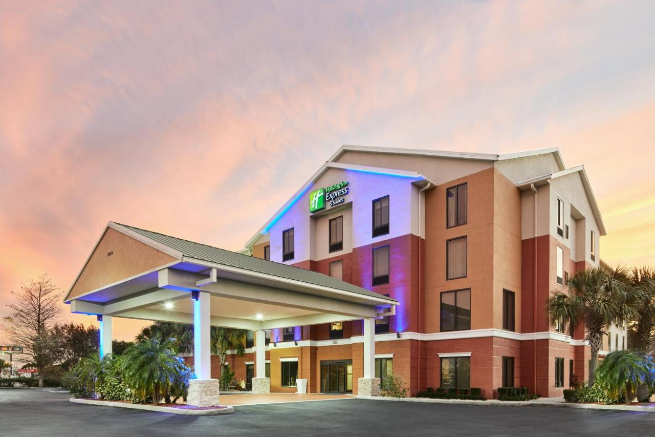 Photo - Holiday Inn Express Hotel & Suites Port Richey by IHG