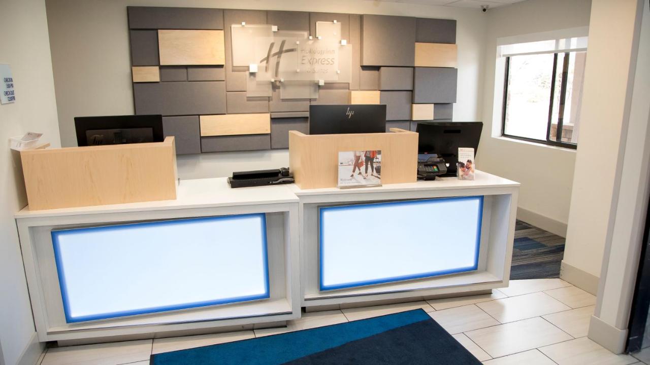 Photo - Holiday Inn Express & Suites Colorado Springs North by IHG