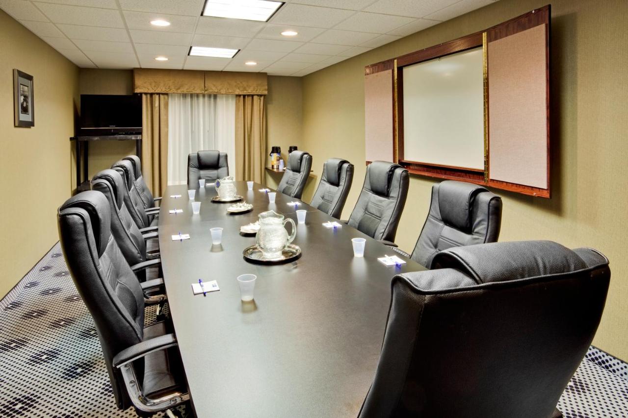 Holiday Inn Express Hotel & Suites Lebanon By IHG photo 2