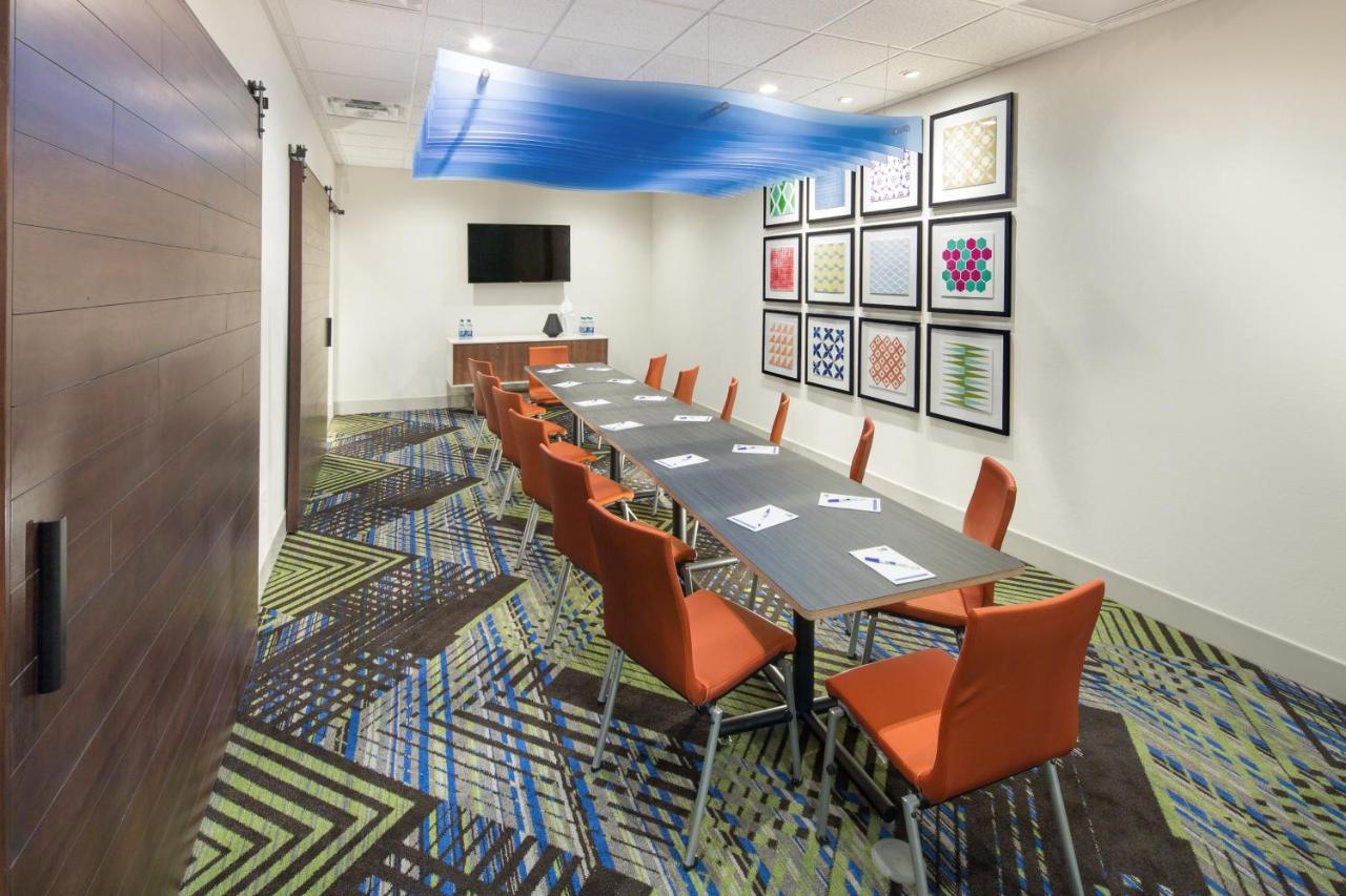 Holiday Inn Express & Suites Indianapolis NW - Whitestown photo 3