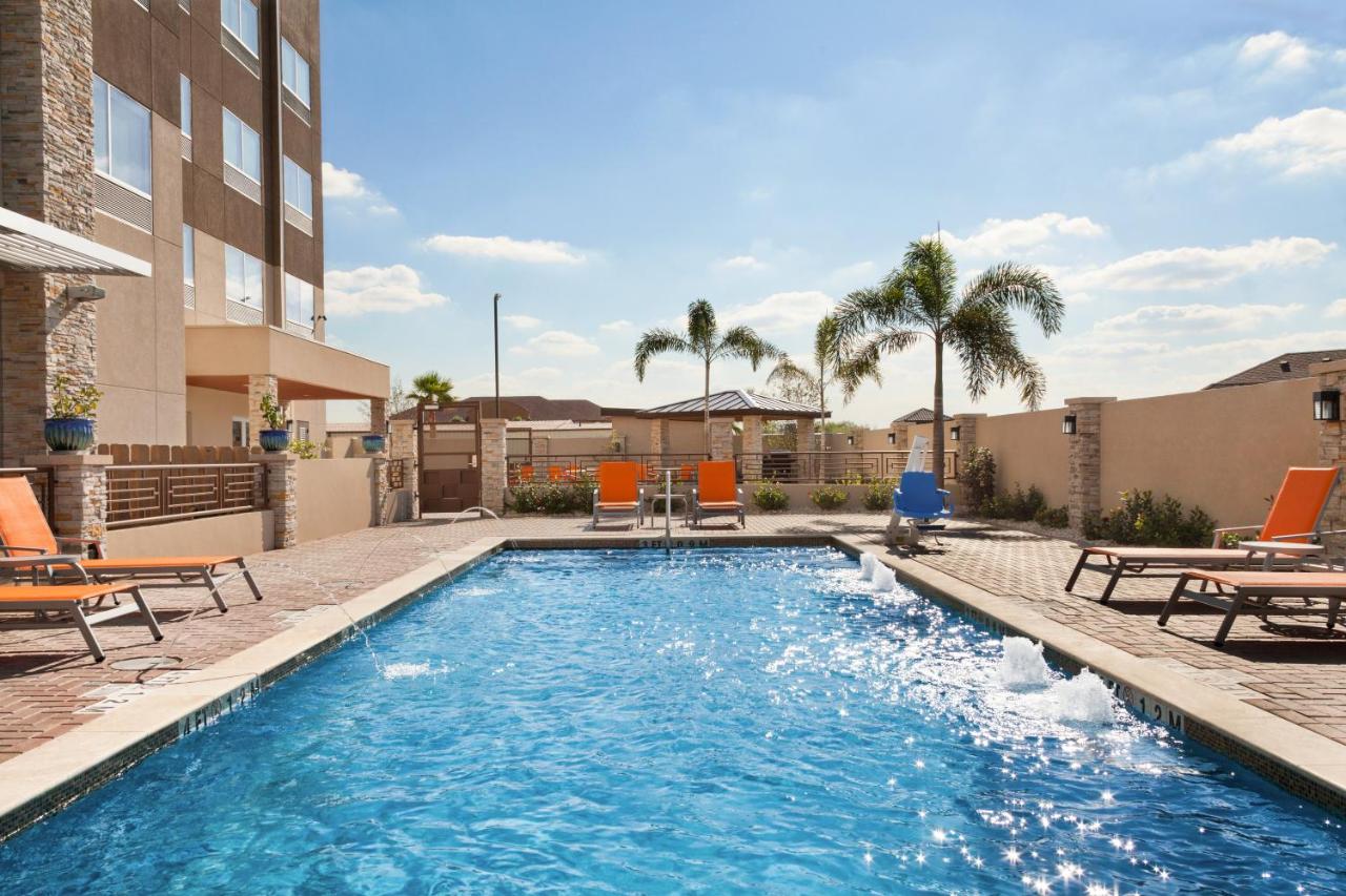 Holiday Inn Express & Suites Edinburg- Mcallen Area By IHG photo 4