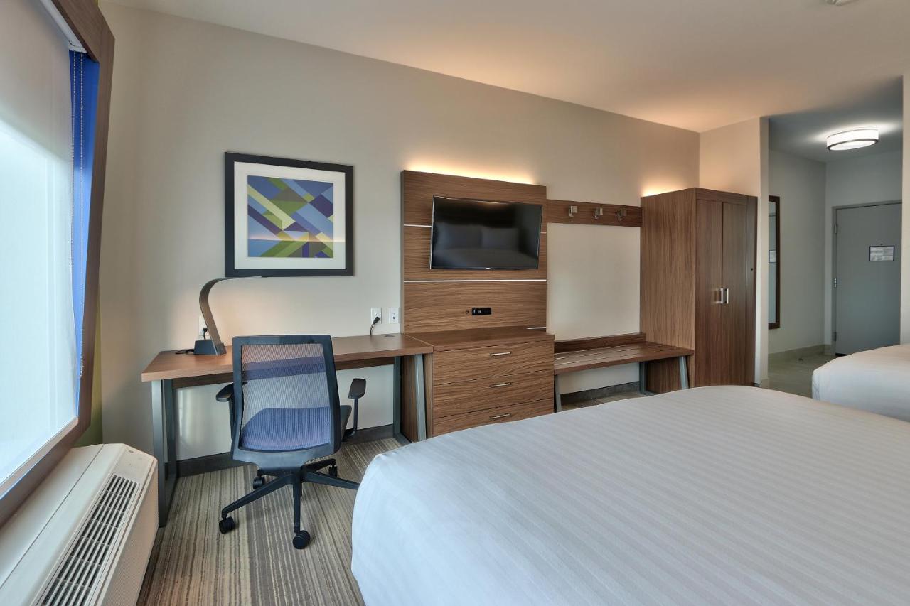 Holiday Inn Express & Suites Houston E - E Sam Houston Pwy By IHG photo 2