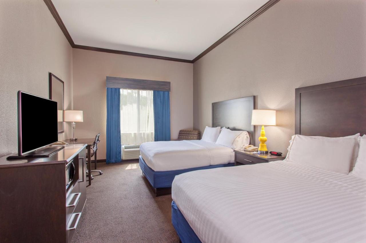 Holiday Inn Express Wharton Hotel By IHG photo 4