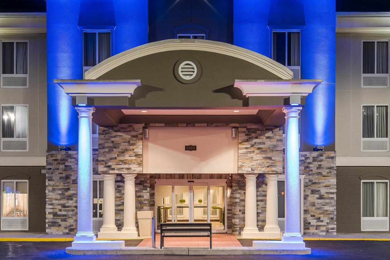 Photo - Holiday Inn Express & Suites Philadelphia  Mt. Laurel