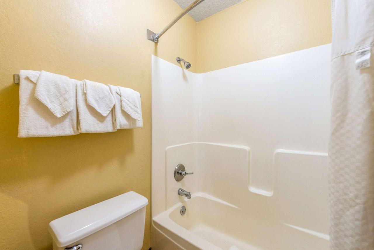 Royal Inn & Suites Milaca photo 3