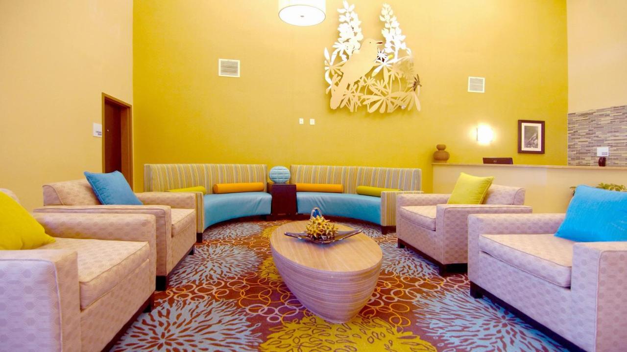 Holiday Inn Express Hotels & Suites Cuero By IHG photo 3