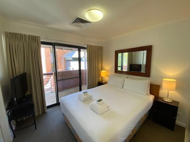 Margarets In Town Apartments photo 3