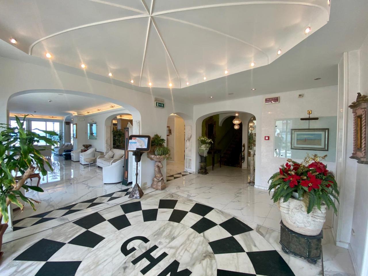 Grand Hotel Michelacci photo 4