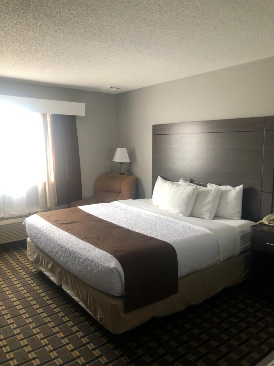 Adams Inn and Suites photo 3