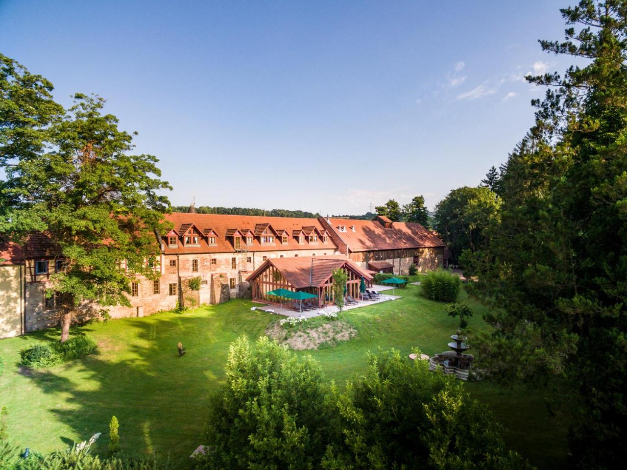 Schlosshotel Weyberhöfe - 3