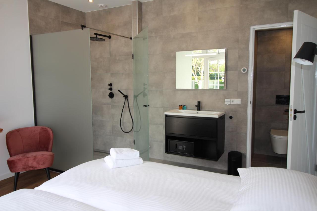 Strandhotel Dennenbos photo 3