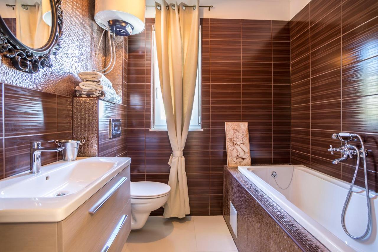 Luxury Apartments with Private Pool and Sauna or with jacuzzi near Split , Sea View - 4