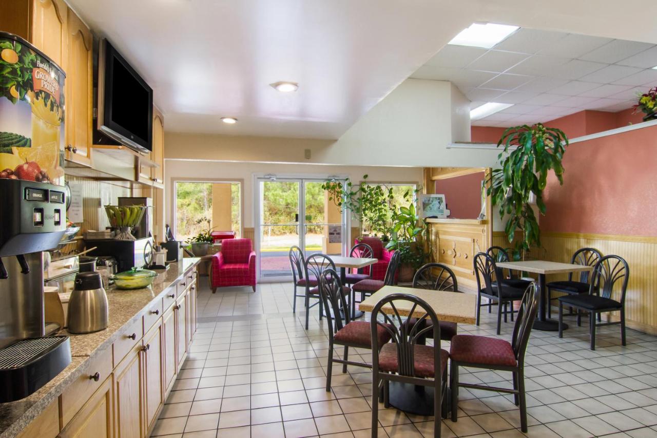 Photo - Americas Best Value Inn Darien