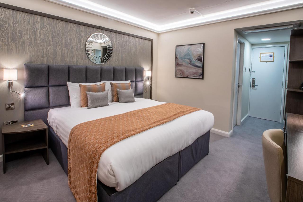 Park Hall Hotel and Spa Wolverhampton - 3