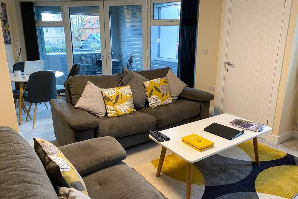 13 The Grosvenor, luxury flat, central Newmarket, - 2