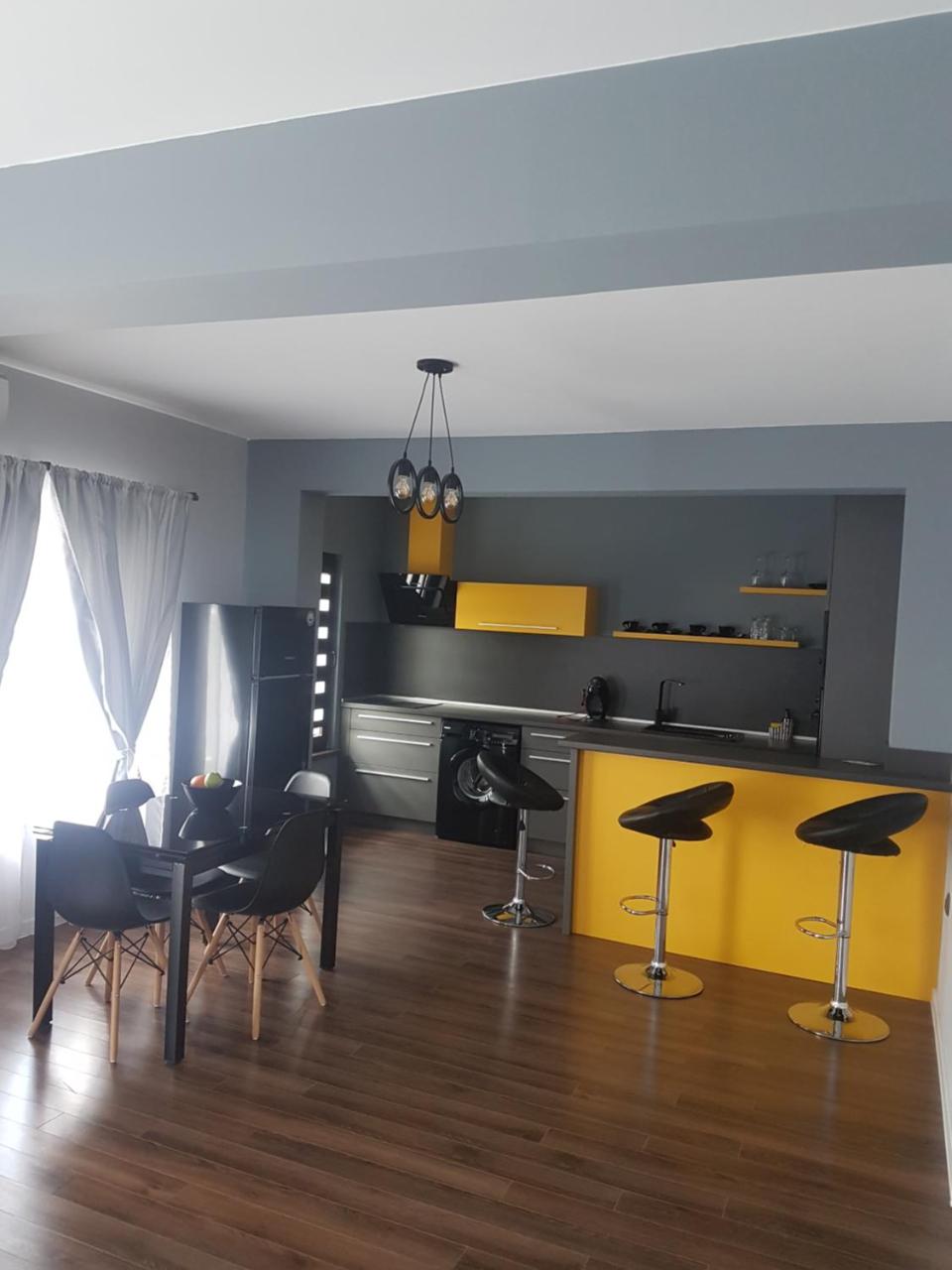 LUXURY SUITES - 4