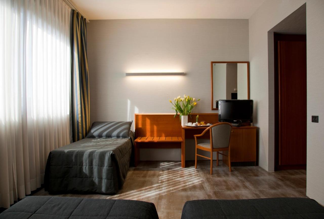 Hotel Zone - 4