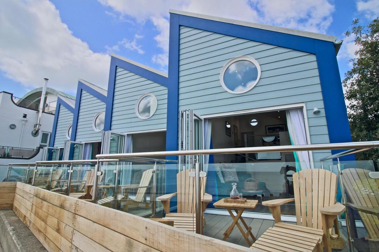 Beach Hut Suites photo 4