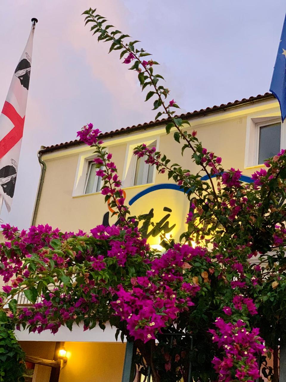 Photo - Meta Hotel