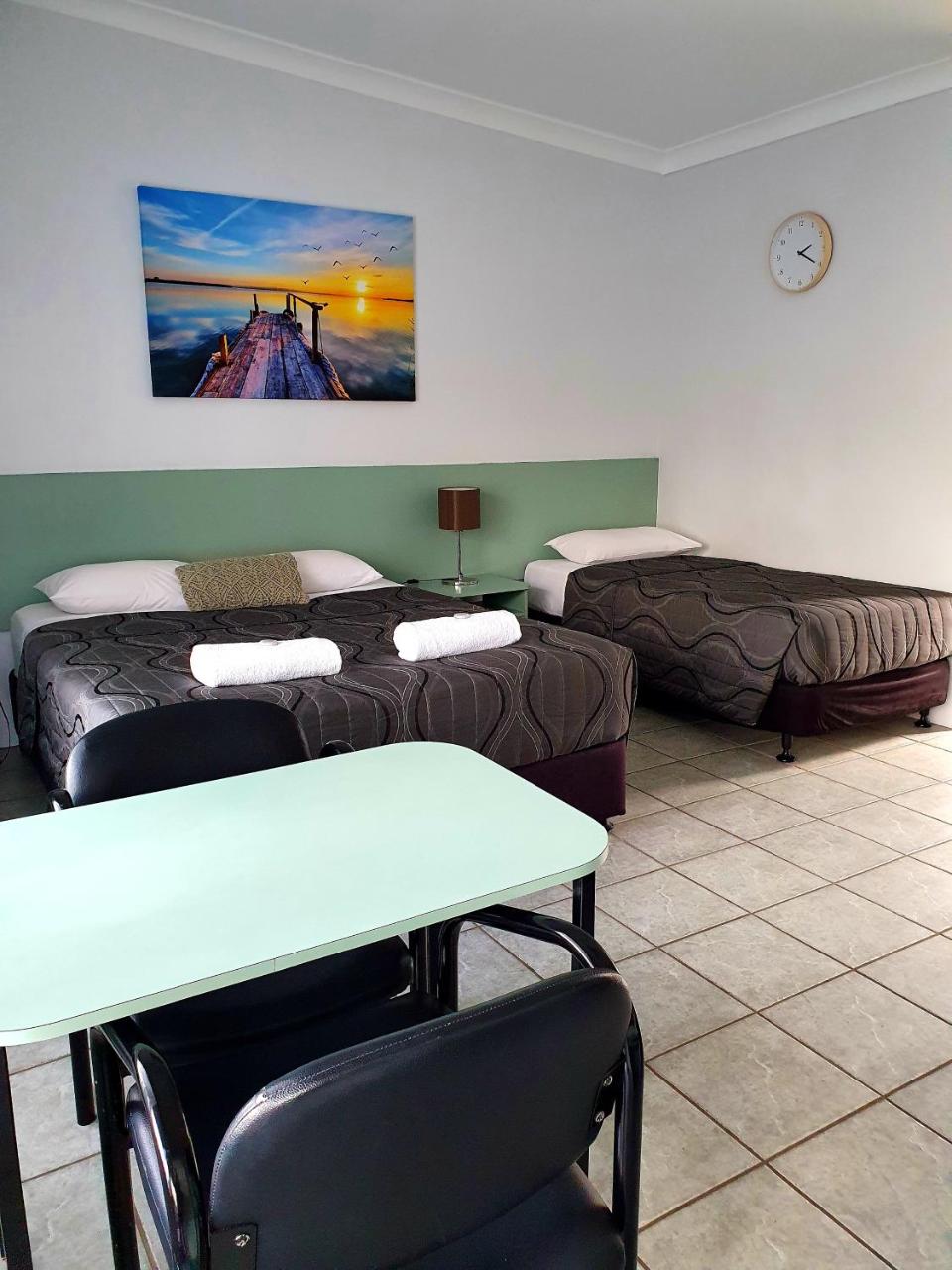 Sunseeker Motel photo 2