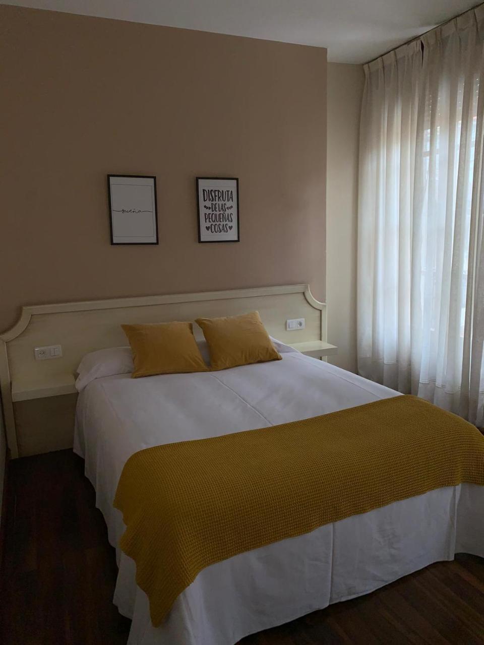 Hotel Los Robles photo 2