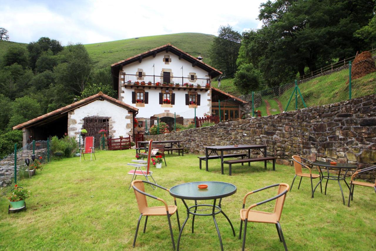 CASA RURAL Urruska, una auténtica experiencia rural en la montaña del Valle de Baztan!