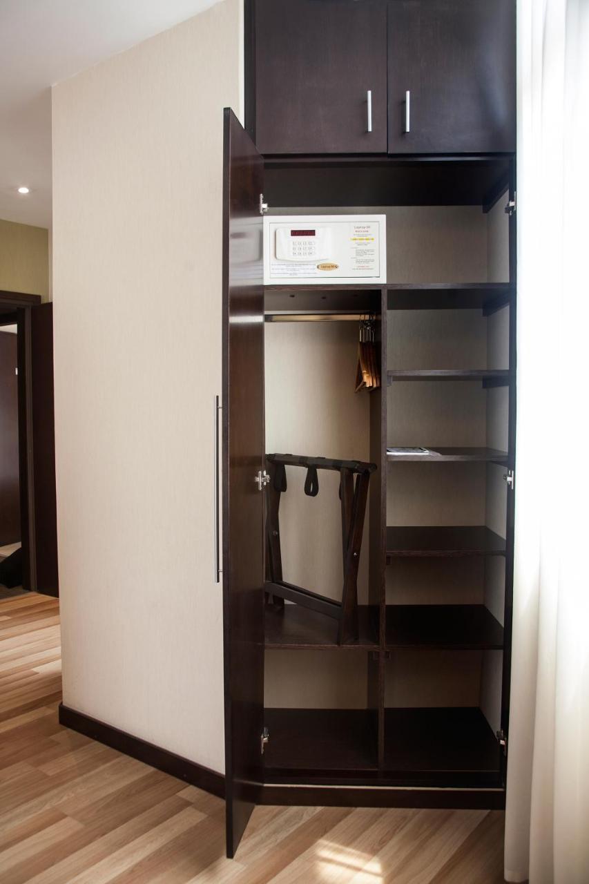 HR Luxor Hotel Buenos Aires photo 3