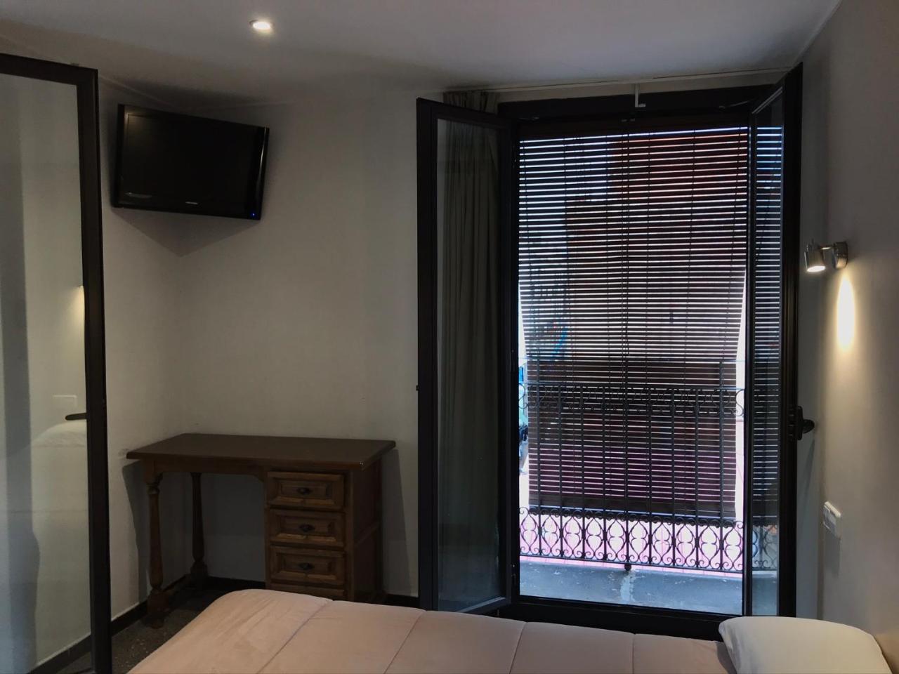 Hostal Radio Barcelona photo 2