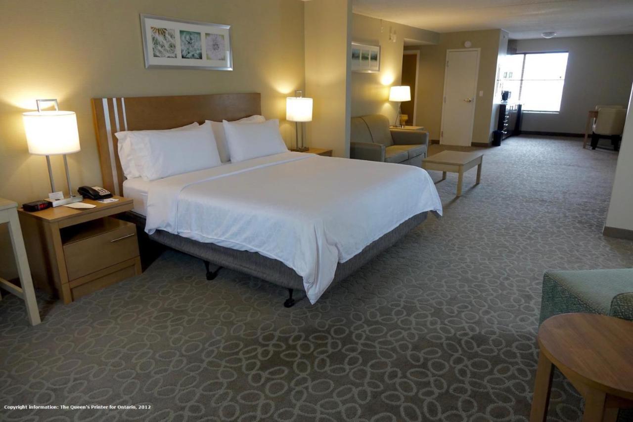Photo - Holiday Inn Express & Suites Oshawa Downtown   Toronto Area, An Ihg