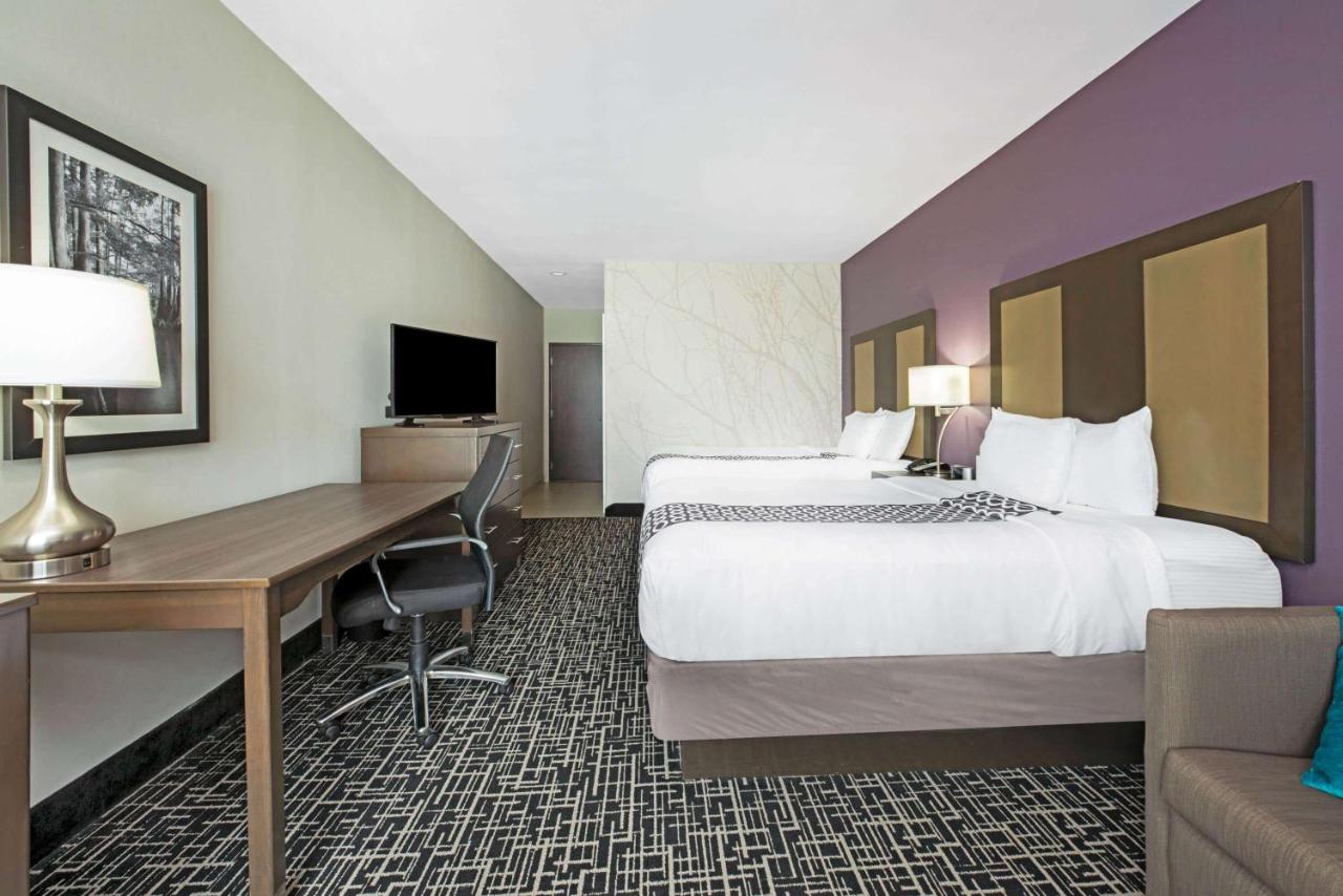 La Quinta Inn & Suites by Wyndham Lake Charles-Westlake photo 3