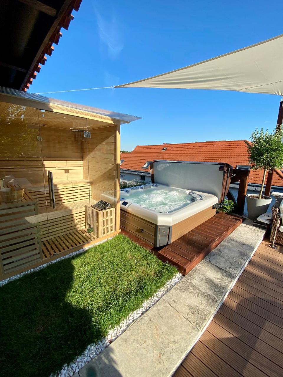 Sky Luxury Suite - 5