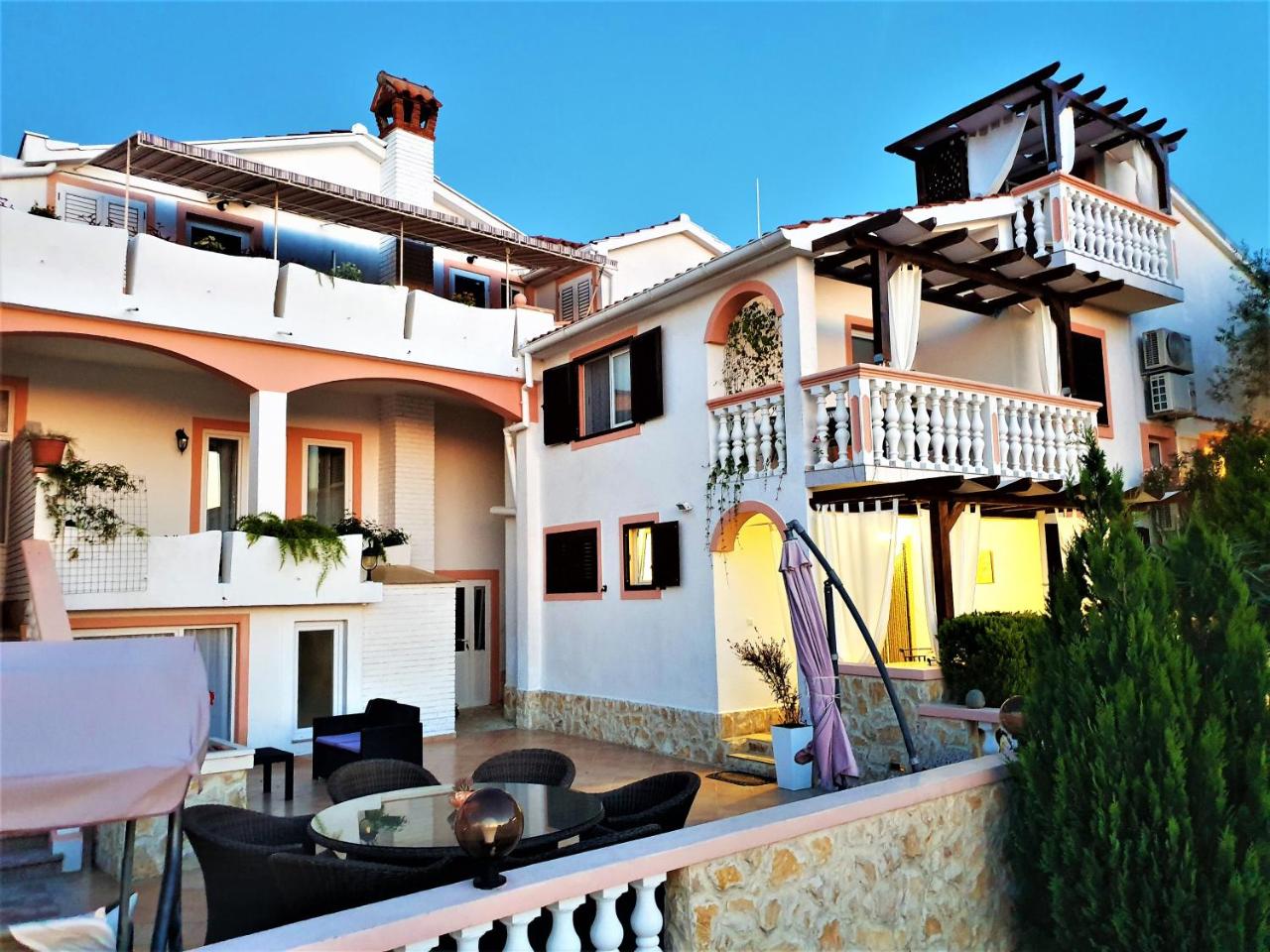 Apartments Katičin - 4
